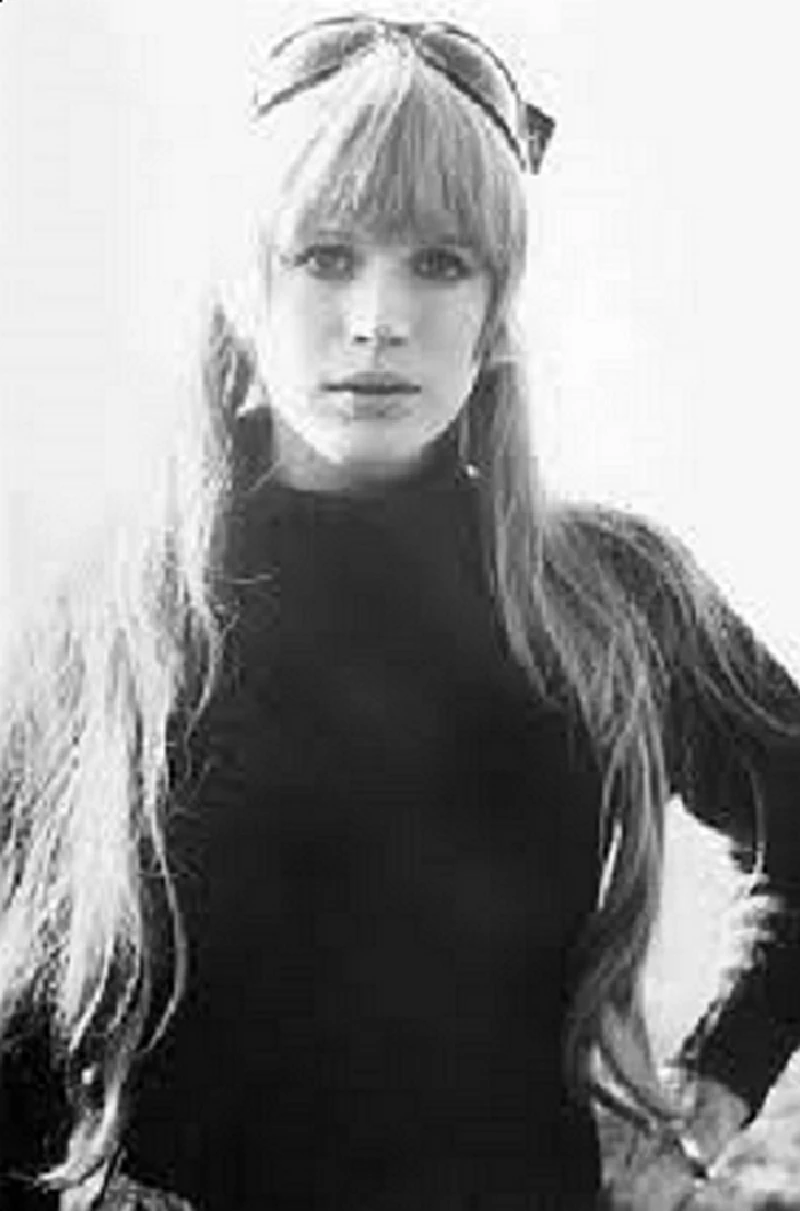 Marianne Faithfull - Interview