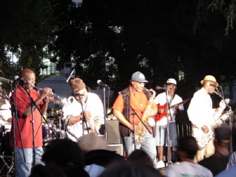 Dirty Dozen Brass Band - My Feet Can't Fail Me Now