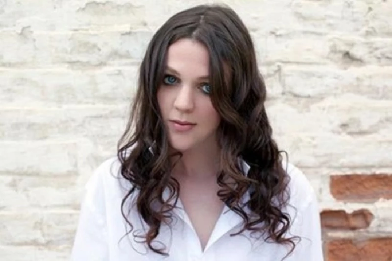 Amelia Curran - Interview